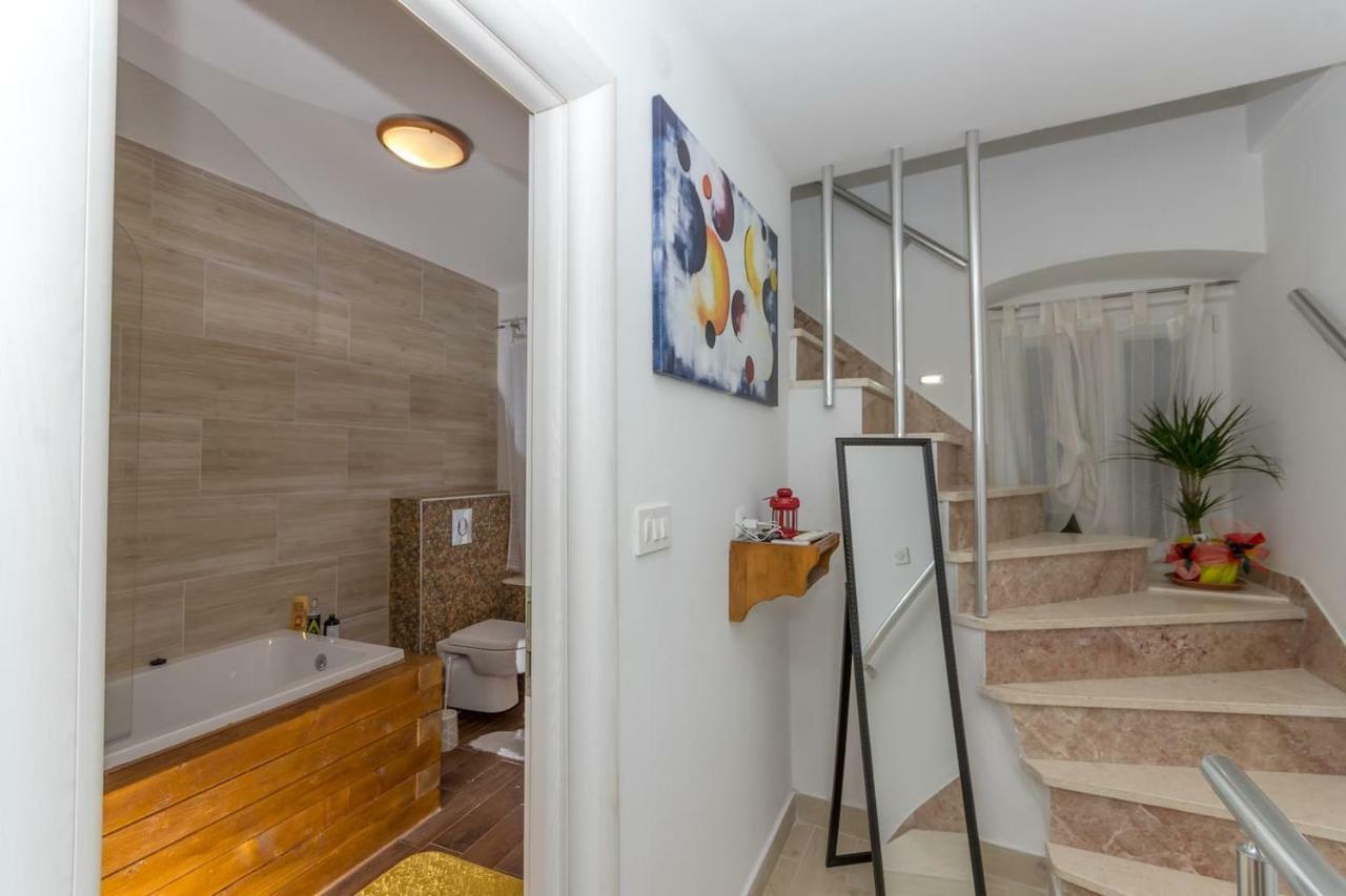 Dalmatinska Kuca Blanka Villa Kaštela Dış mekan fotoğraf